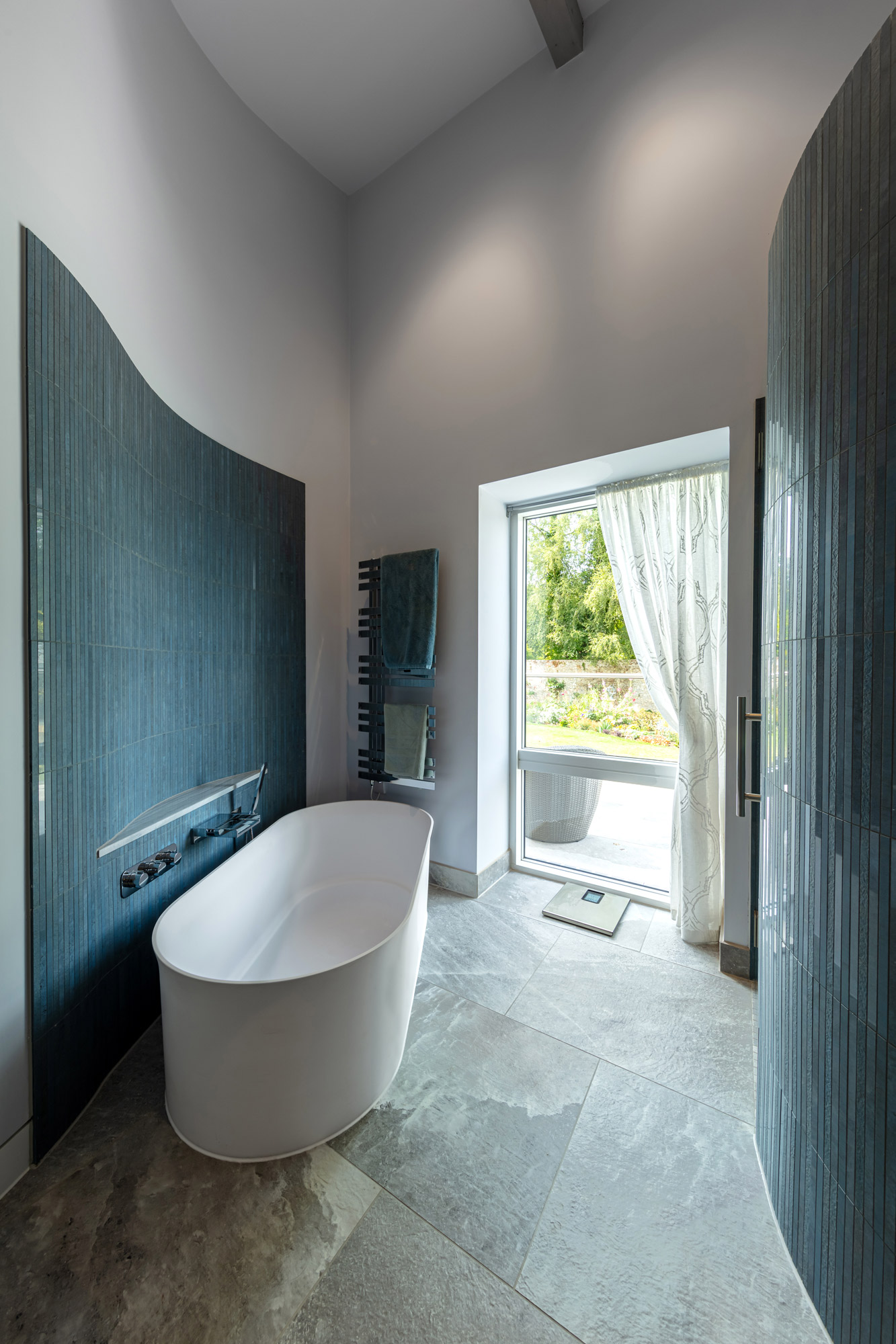Bathroom of the Zinc house. Elspeth Beard architect. built by KM Grant, Surrey