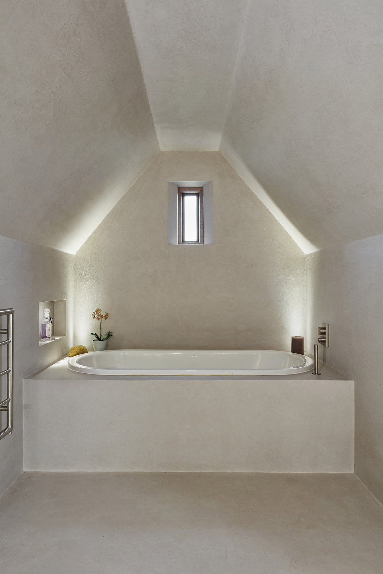Top floor bathroom - New build by KM Grant Surrey