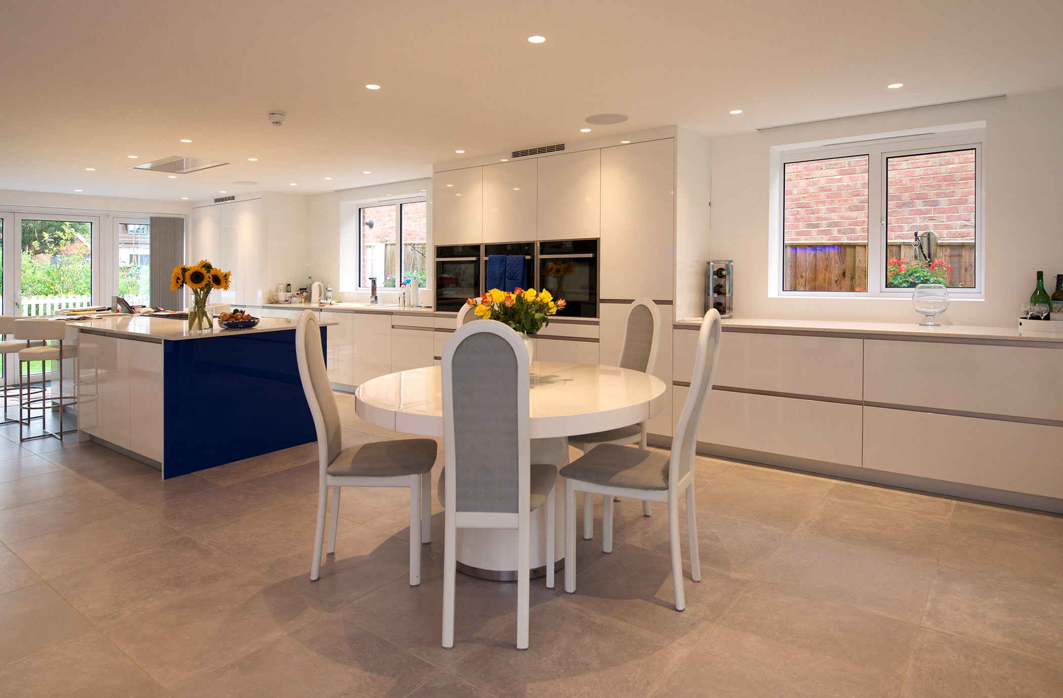 Interior of new house in East Surrey by KM Grant